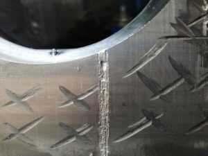 スライドコア摺動部のカジリ | プラスチック金型メンテセンター.COM