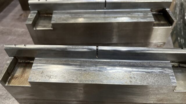 収納ケース天板用金型 位置決めリブ削除改造 | プラスチック金型メンテセンター.COM 収納ケース天板用金型 位置決めリブ削除改造 | プラスチック金型メンテセンター.COM
