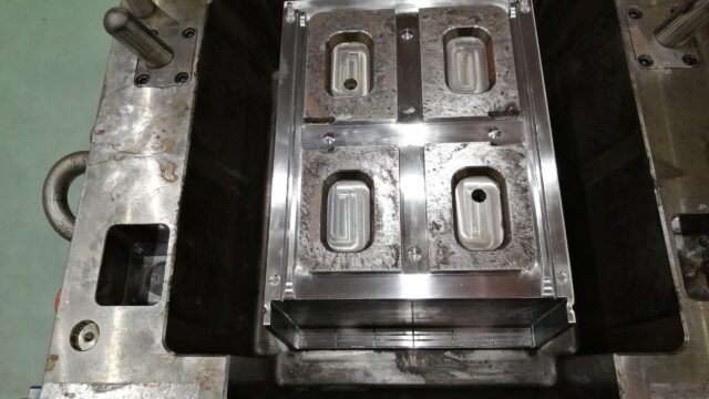 収納ケース枠　金型破損修理 | プラスチック金型メンテセンター.COM