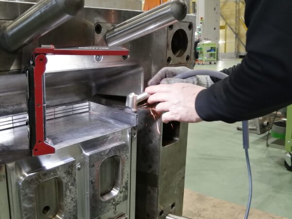 収納ケース枠　金型破損修理 | プラスチック金型メンテセンター.COM