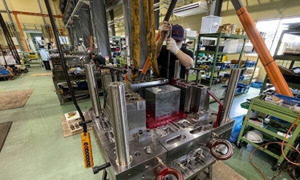 自動車部品から医療・日用品まで、
幅広い業界の金型製作・修理実績 | プラスチック金型メンテセンター.COM 自動車部品から医療・日用品まで、
幅広い業界の金型製作・修理実績 | プラスチック金型メンテセンター.COM
