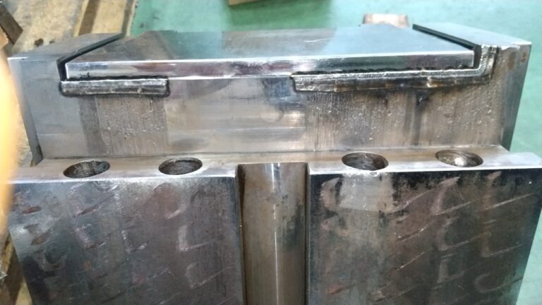 金型のかじりとは?かじりの原因・種類・対策・修理方法をわかりやすく解説! | プラスチック金型メンテセンター.COM 金型のかじりとは?かじりの原因・種類・対策・修理方法をわかりやすく解説! | プラスチック金型メンテセンター.COM